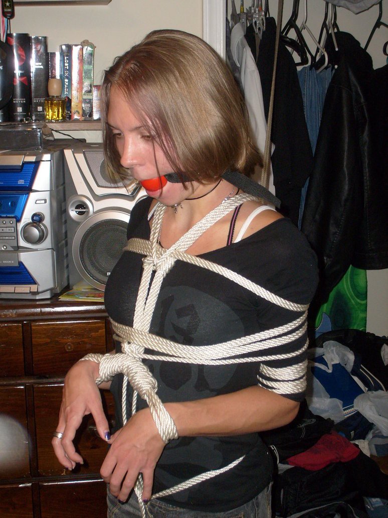 bondish_com's tweet photo. big #gags for #mouthstuffing: #ballgags #pantyhosegags...we love big gags! No #bondage session without #gagging. No #restraining without #silencing. So getting #gagged is the most wonderful moment in every #bondagesession. #femdom #tiedup #bdsm #lesbian #fetish #pantyhose #bound https://t.co/ugtFEiE5v6