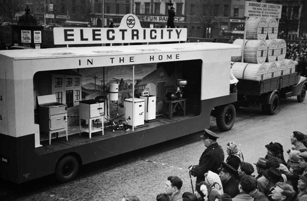 St Patrick's Day parade Dublin 1951 https://t.co/eoZy4JC3sK