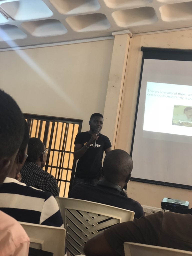jeebz_a's tweet image. Live at #forloopunilorin speaker @sagaya_hafeez