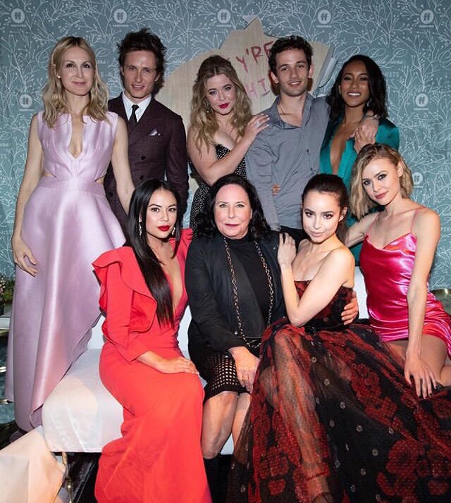 PerfectionistsF's tweet photo. Le cast hier à l’avant première de #PLLThePerfectionists https://t.co/jhsKYZYcOD