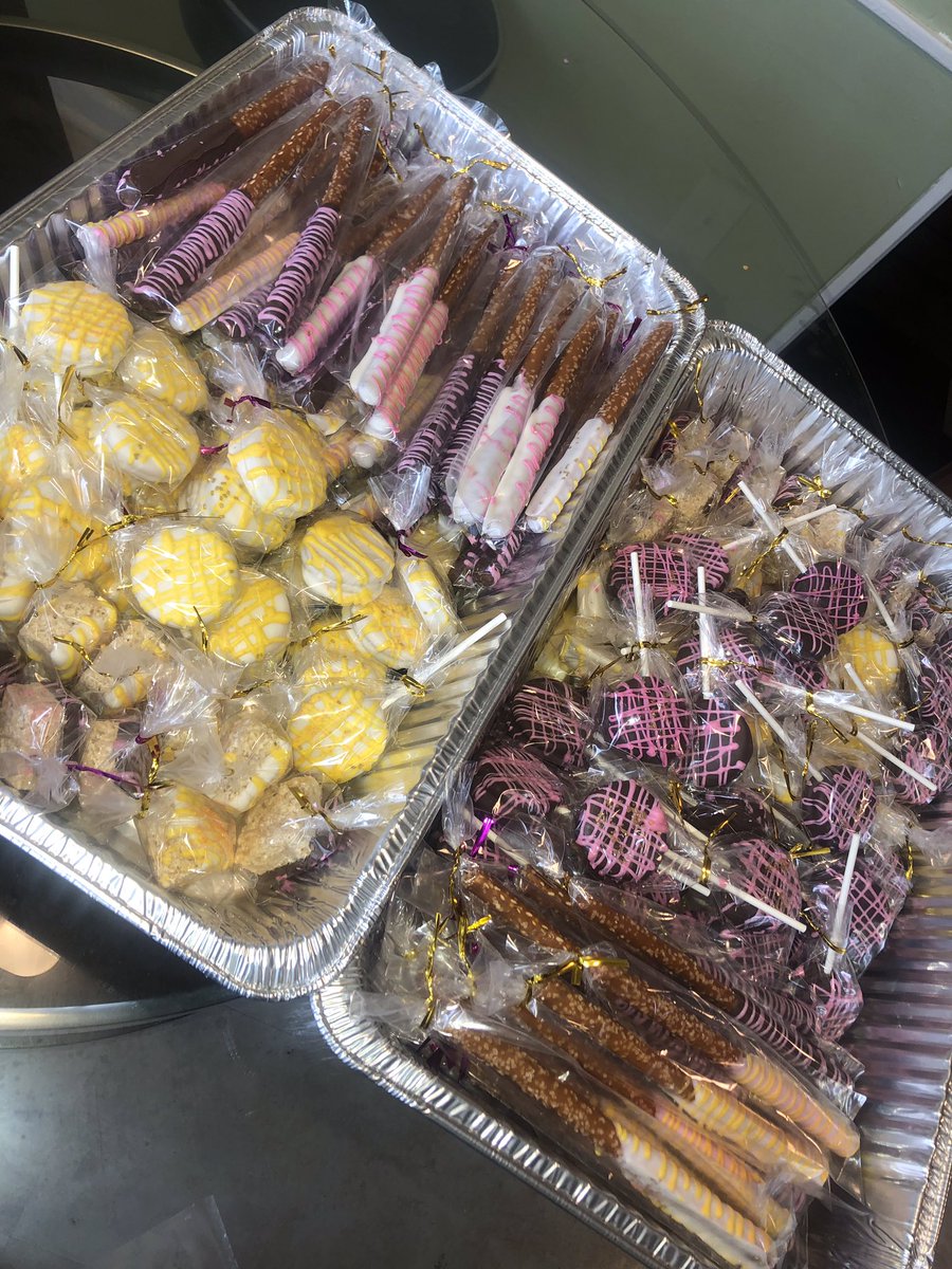 __Jas211's tweet photo. Getting ready for my pop up shop tomorrow🥰 #TheSweetTooth https://t.co/4uZkN7L4bU
