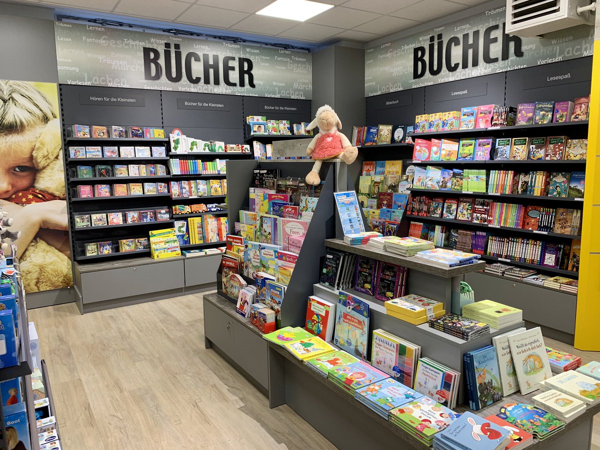 ThorstenWozniak's tweet photo. #Modern und mit #Charme, außerdem mit einem unfassbar großem #Sortiment: Vor wenigen Tagen hat der neue #Dittmeier Spiel-, Bastel- und Haushaltswaren in der Bürgermeister-Weigand-Straße in #Gerolzhofen eröffnet. Herzlichen #Glückwunsch ! https://t.co/ljEhG3AJIz