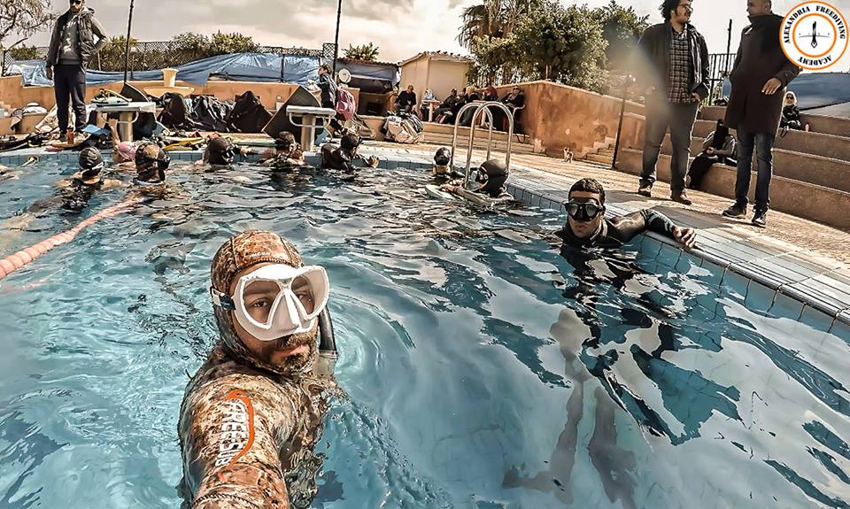 ApneaFrenzy's tweet photo. #amr_al_otaibi ☺🤜🤛👌🏻
#freediving pool training in Alexandria 
#AFA #aidafreediving #Alexandria #aida #apnea #pool_training #static #mind_games #relax #training #free_immersion #apnea_frenzy https://t.co/VctRjppNtN
