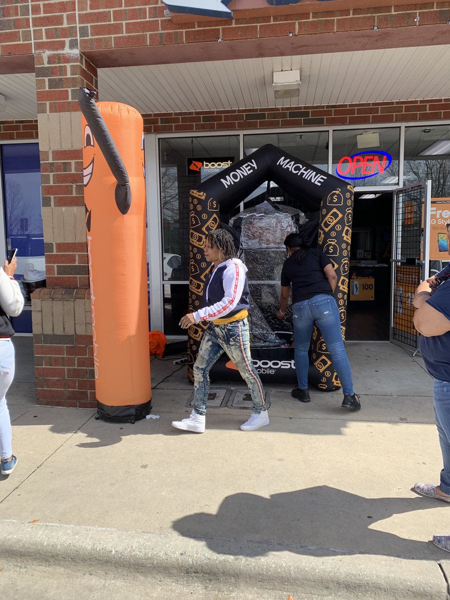 U Wireless tweet media