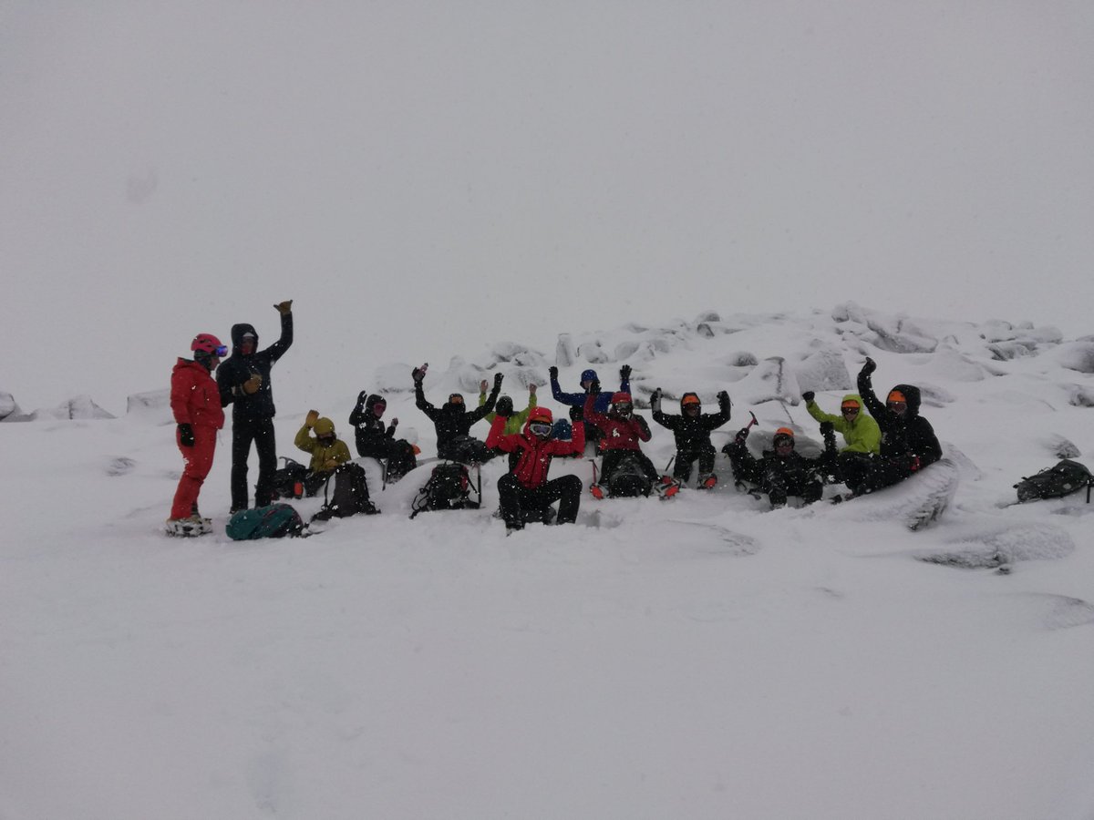 mchsoed's tweet photo. What a day. fiacaill ridge onto the Cairngorm plateau and into Corrie an Lochain! https://t.co/El7xuDQYrq