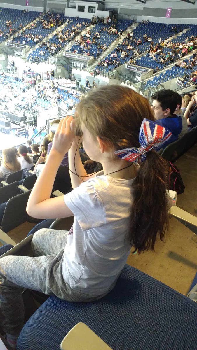 philmc160's tweet photo. You'd think she was miles away from the action! #2019British https://t.co/ZlWQI8mvnE