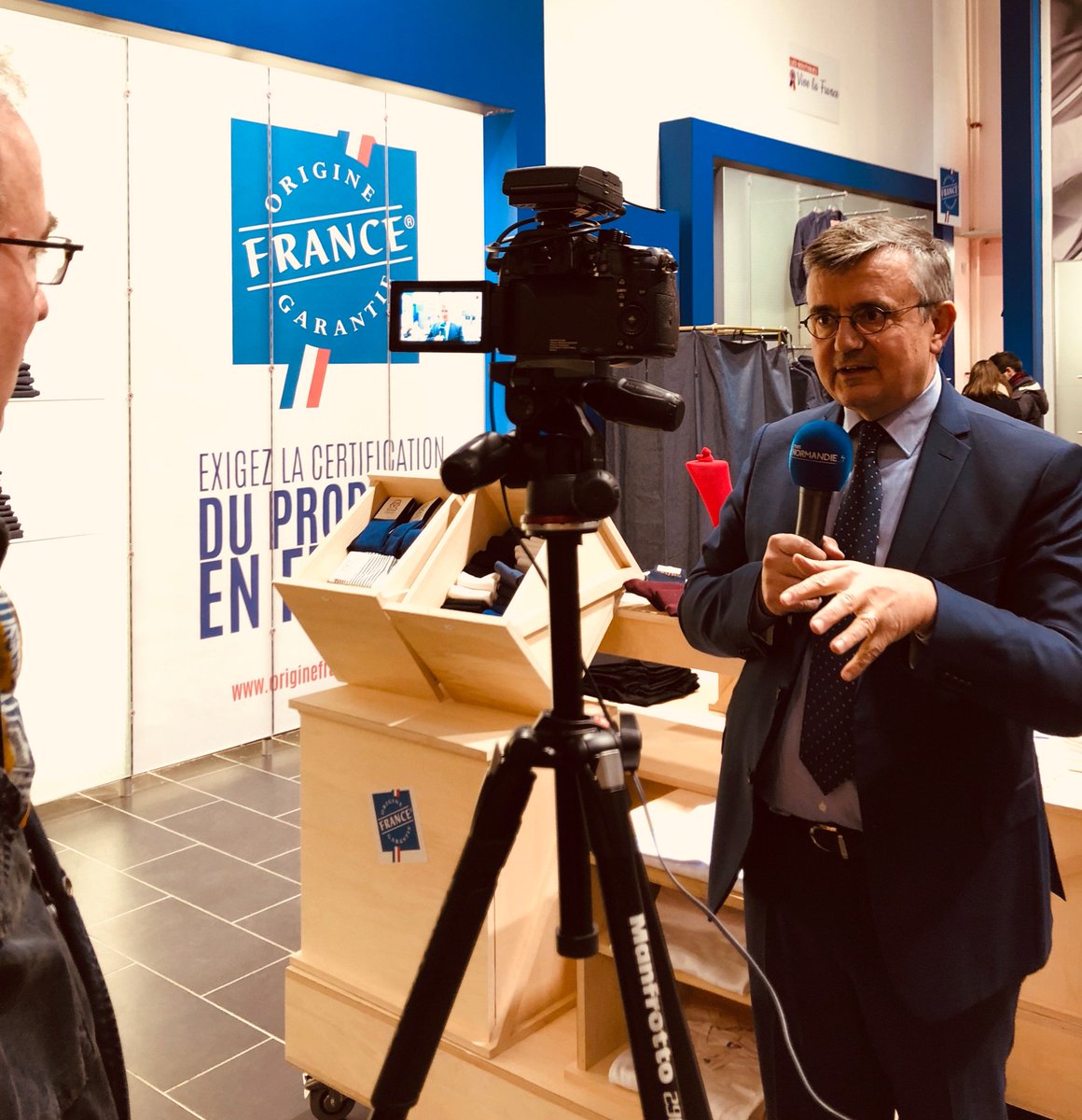 Belle inauguration des boutiques éphémères « Vive la france »   <a href="/Certif_OFG/">Origine France Garantie</a>  aux docks du #Havre.  Merci <a href="/agnesfirmin/">Agnès Firmin Le Bodo</a> et aux élues présentes