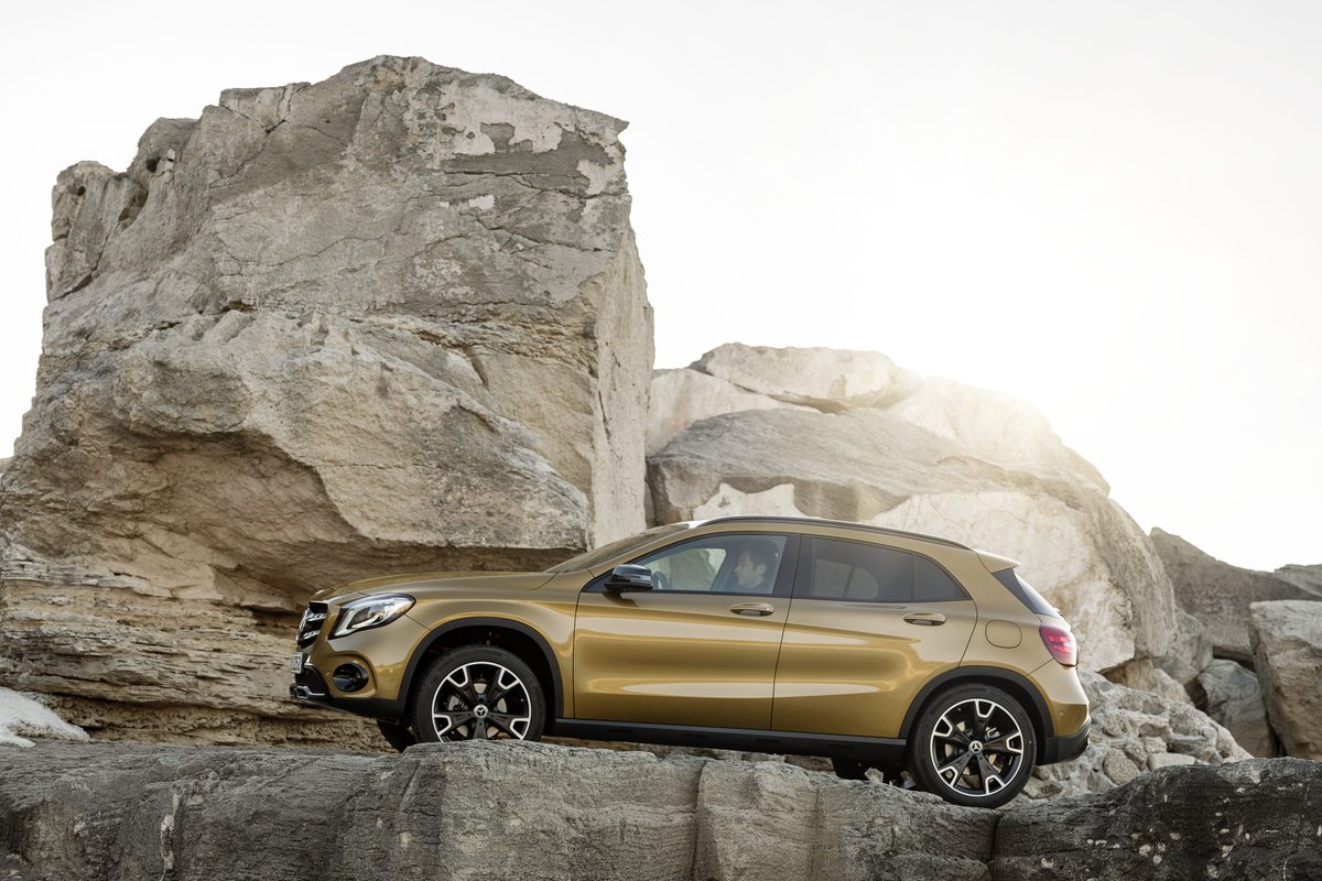 MercedesBenzQA's tweet photo. يساعد هيكل مرسيدس GLA وحجمها، على جعلها مزيجاً مثالياً من الفعالية، الأداء العمليّ والوقت الممتع.
#NBKMercedesBenz #MercedesBenzQatar #Mercedes #GLA #NBKGroupQatar #Qatar #DohaQatar #QatarCars #QatarLuxury #QatarPerformance #TheBestOrNothing #MawaterQatar https://t.co/I1bBacfeC2