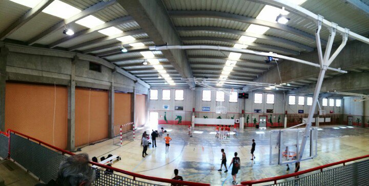 EloySentana's tweet photo. Los pupilos de @coachvallejo a punto de comenzar su partido de #basketcadete https://t.co/uOHZ0PYuxI