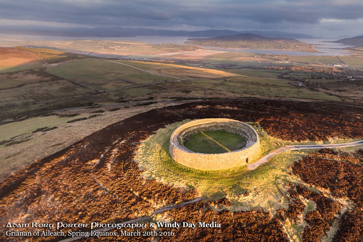 adamroryporter's tweet image. Grianan of Aileach is arguably one of the most magical and breathtaking places to visit on the Wild Atlantic Way. The Iron age #ringfort sits atop Grianan Hill in #Burt, #Inishowen, County #Donegal and is aligned to the #Equinox sunrise and the moon. facebook.com/inishowenart