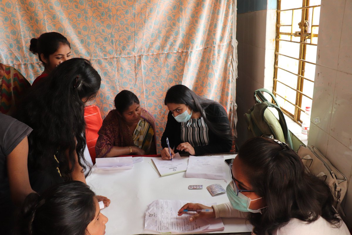 FoundationLadli's tweet image. Glimps of Todays Saheli Camp at kusumpur Pahadi Slum ,, 1228 Females were diagnosed and provided counseling on personal hygiene and sexual abuse .. living situation of resident of this slum is worst .. a must visit pace to see Real India

#laadlirakshak #saheli #laadlidevendra