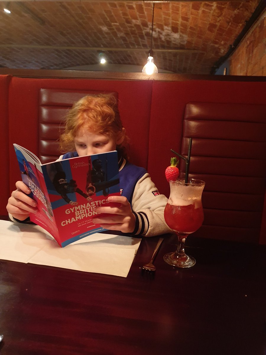 carolineann86's tweet photo. Reading up on this afternoons events with a deserved drink. #2019British https://t.co/gtnJZ4E3HZ