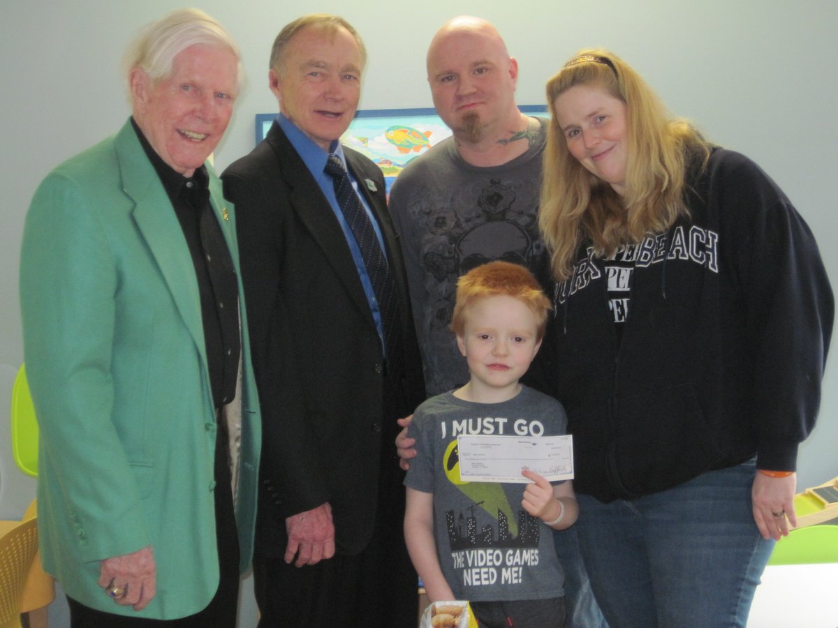 On 3-15-2019, Cops For Kids With Cancer went to U-Mass Medical center in Worcester and made a $5,000.00 donation to the family of Brandon Williams, a 6 year old boy form Putnam, Conn. who has B-Cell, ALL.