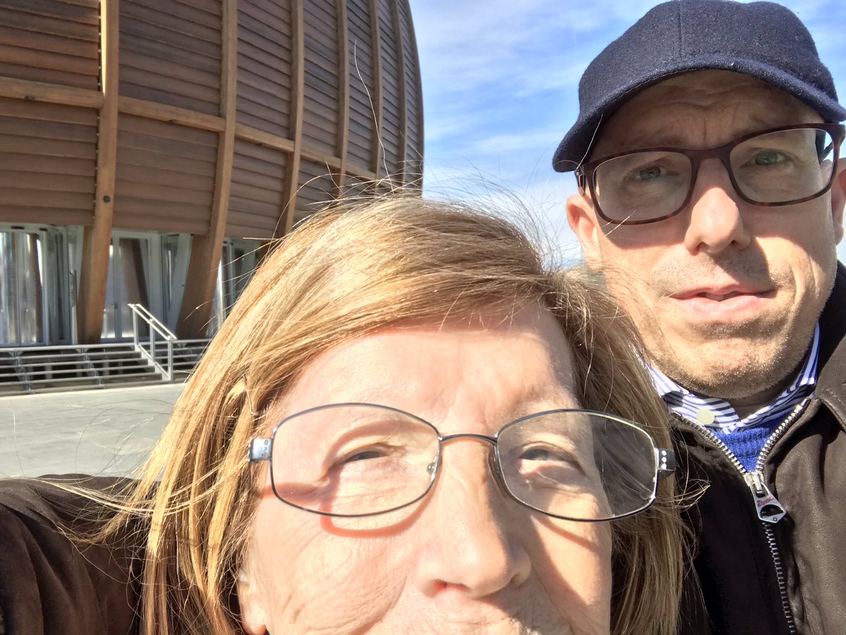 AltieriLuca's tweet image. Con la mammetta #ibmstudios ! Perché la tecnologia e per tutti non per pochi !!