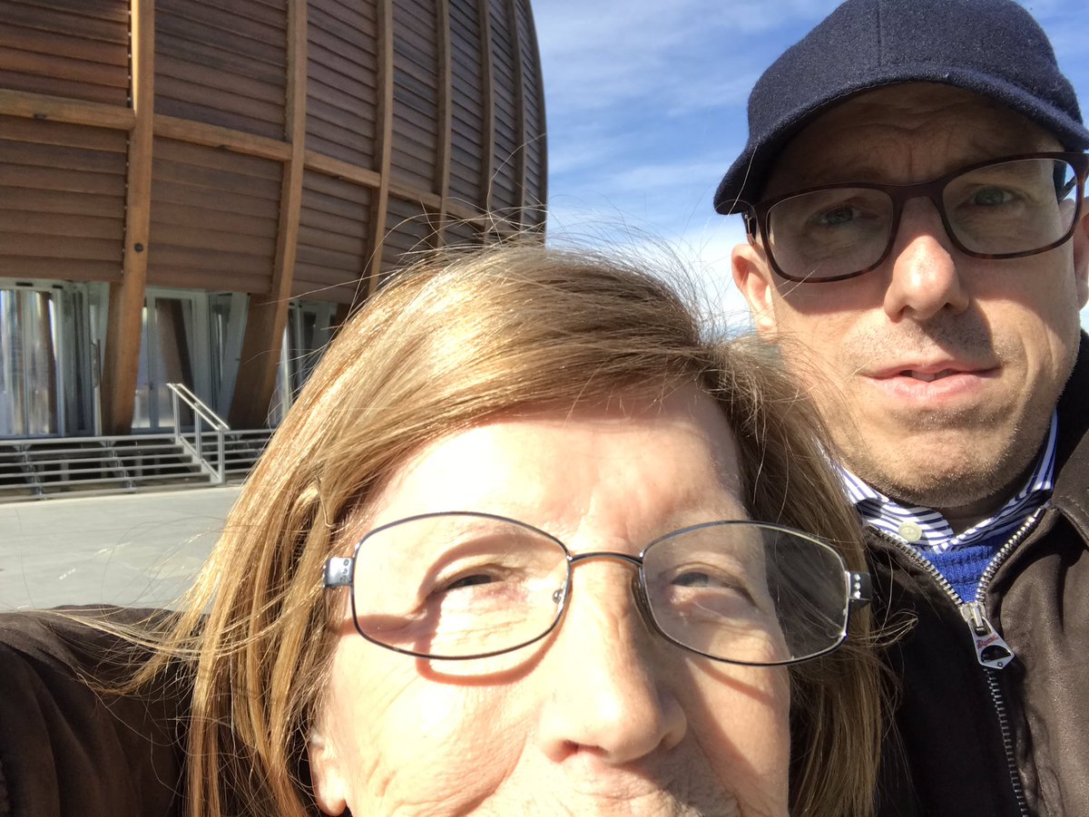 AltieriLuca's tweet image. Con la mammetta #ibmstudios ! Perché la tecnologia e per tutti non per pochi !!