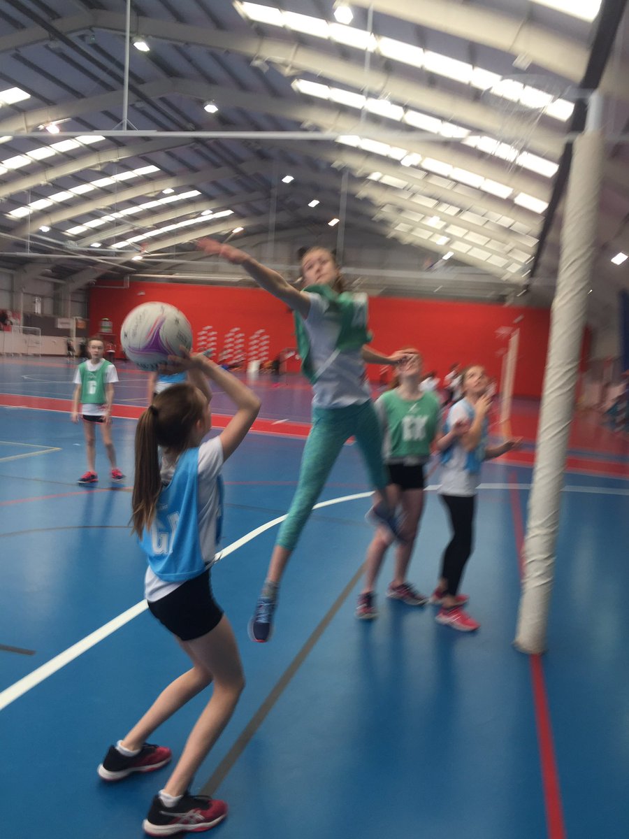 MichelleReeve2's tweet photo. The #LAHub U13s worked hard this morning to master 2nd phase defence (with a lift!) @CentralSouthWN. The girls enjoyed umpiring too 🤗 https://t.co/y2RaWyLo5i