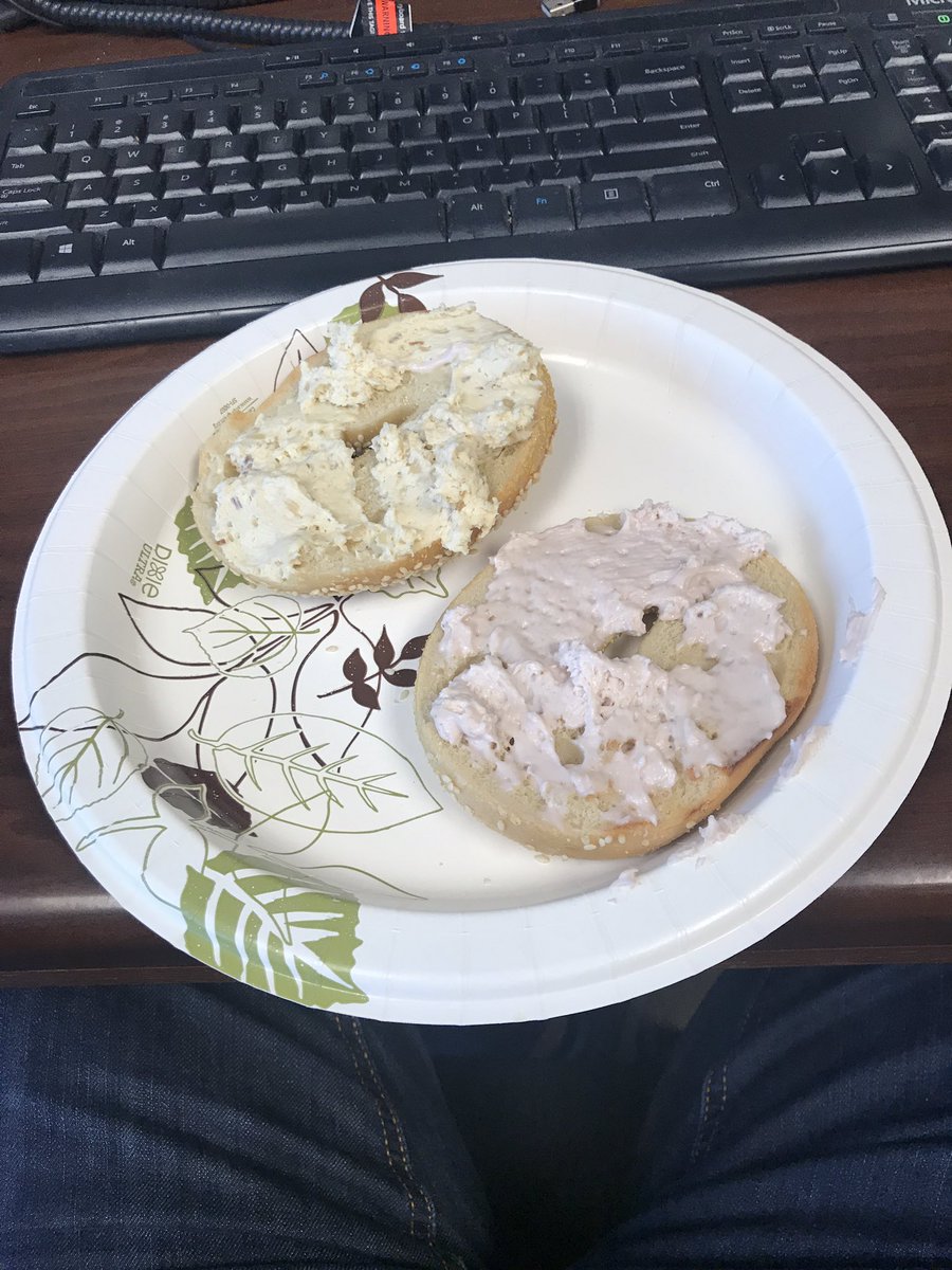 Dwyer31's tweet photo. Happy 3/16 everyone.. today’s #bsbotd is a very lightly toasted sesame bagel with half strawberry half honey walnut cream cheese https://t.co/tWFXCPkIk0