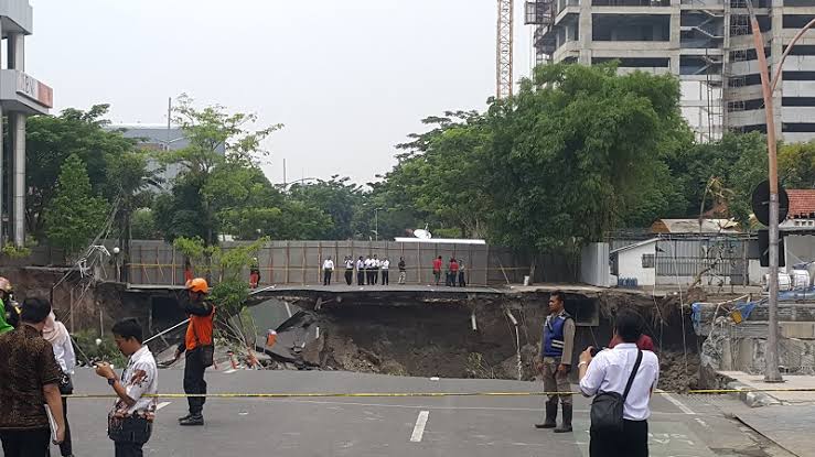 Ruben34684065's tweet photo. "Setiap pembangunan, akan atau pasti bermanfaat untuk masyarakat bernegara." @MRomahurmuziy @arsul_sani 
#ppp
#partaipersatuanpembangunan
#bergerakbersamarakyat
#backtoppp
#revolusikaummuda
#pppjaya
#love #indonesia #rakyat #hits #trendingtopic  #popular #kekinian #milenial https://t.co/WParbgiAVl