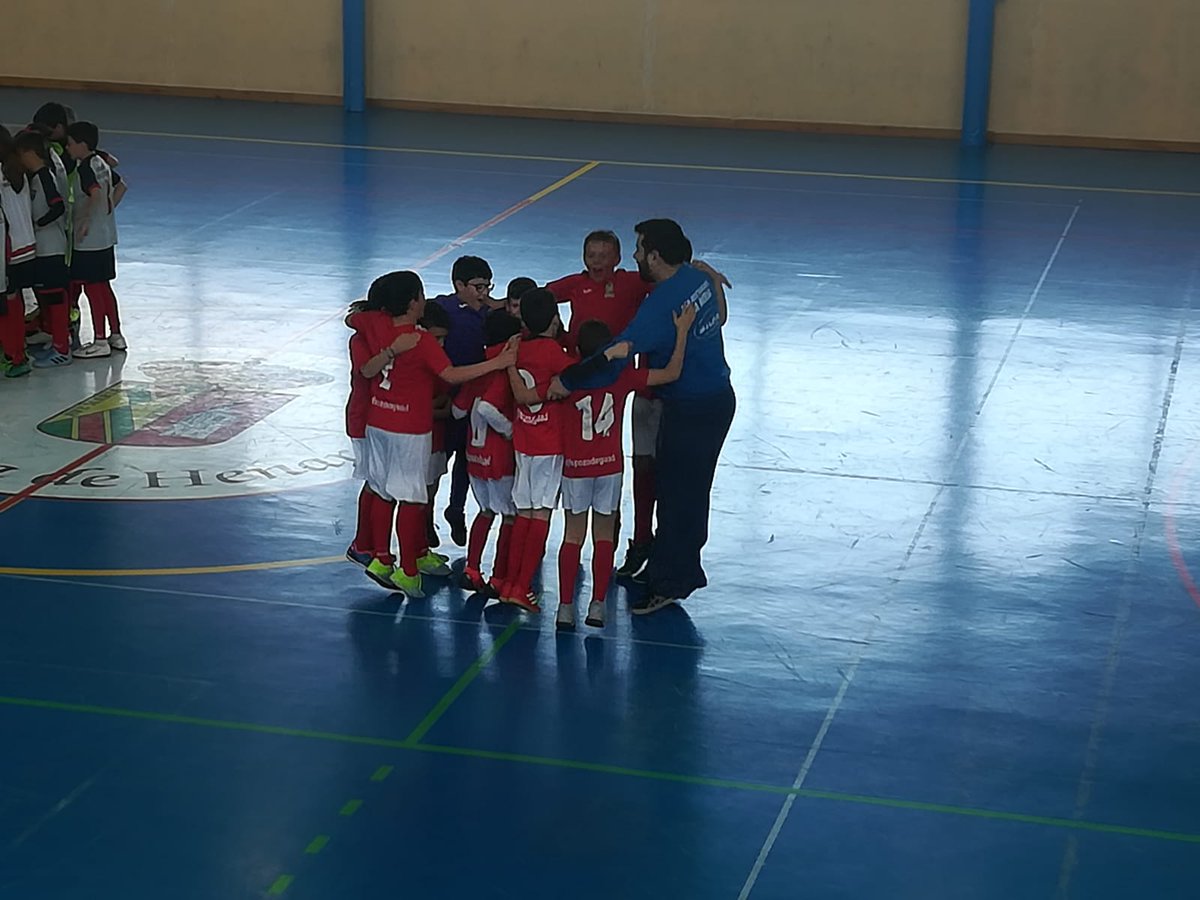 Resultados 14ª jornada CRDEE JCCM:

Cadete 6, Torrejón del Rey 2. Eficacia para contrarrestar el juego directo del rival.

EM Alovera 1, Alevín A 4. Dominio rojillo, se tardó en sentenciar.

@plgyunquera 3, Alevín B 4. ¡CAMPEONES DEL GRUPO C! ¡CAMPEONES DE LIGA! 

#123pozo