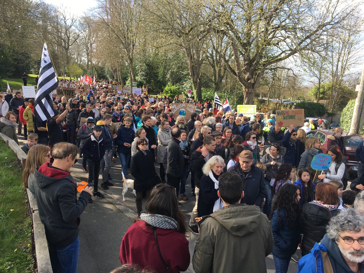 AmisPnrRE's tweet photo. Marche pour le Climat à St Malo https://t.co/j9SKw1KDa1