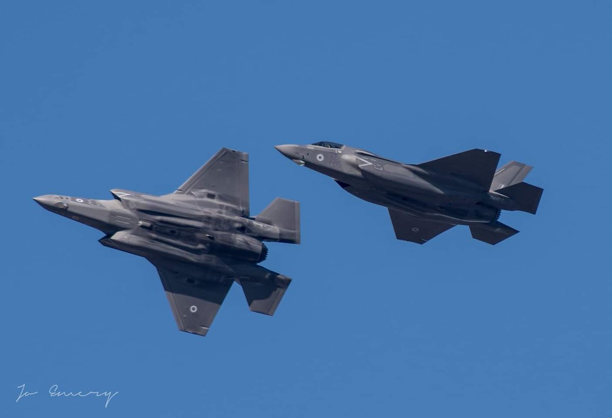 AeroDPhotograph's tweet photo. Twos company
@RAFMarhamMedia #aviation #avgrl #aviationphotography #thefuture #RAFMarham #aircraftspotter #aircraft #pair #throughmyeyescapturedforever #theelusive #f35 #creativephotography #aircrafts #blueskies #jelly #light #aircraftspottingiscool https://t.co/k0TMWWf200