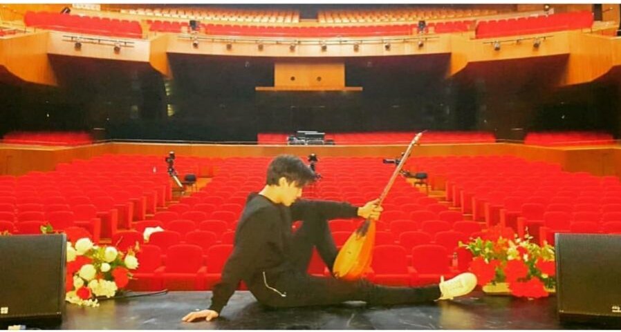 DimashEurasian's tweet photo. #DimashKudaibergen posted on his IG: 

- Do not teach children to be rich. Teach them to be happy. When they grow up, they will know the value of things, not their price. I am really happy when I stand on the stage in front of you. Take care of yourself.
https://t.co/6wXkv780cB https://t.co/jsxIlR7rRp