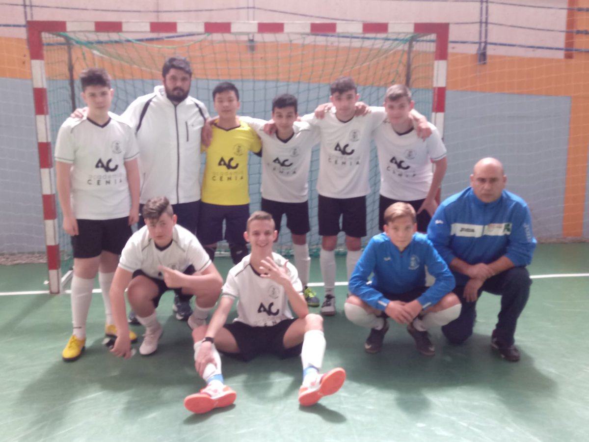 Continúan triunfantes los cadetes de Academia Cenia. Esta mañana han vencido 2-8 al Herencia y están en lo alto de la clasificación. Gran trabajo de <a href="/NdMO84/">Nino Del Olmo</a>.