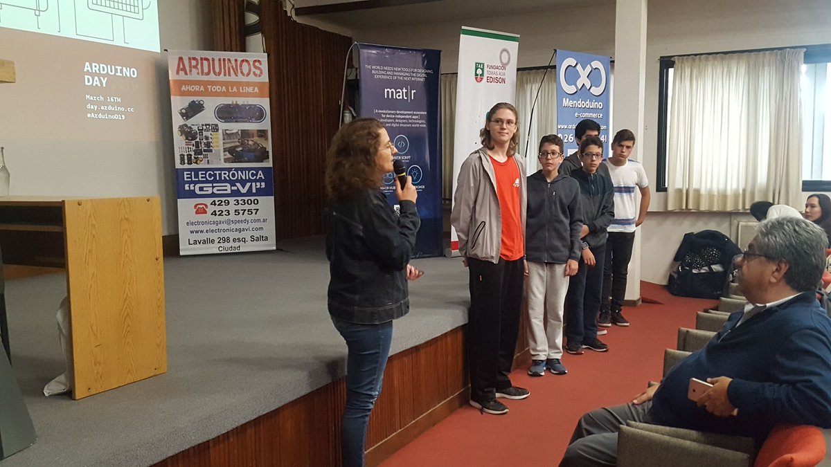 arduinomza's tweet image. Lic. Luciana Silvestri de @probotschool nos introduce los proyectos del colegio #AD2019 #ArduinoD19