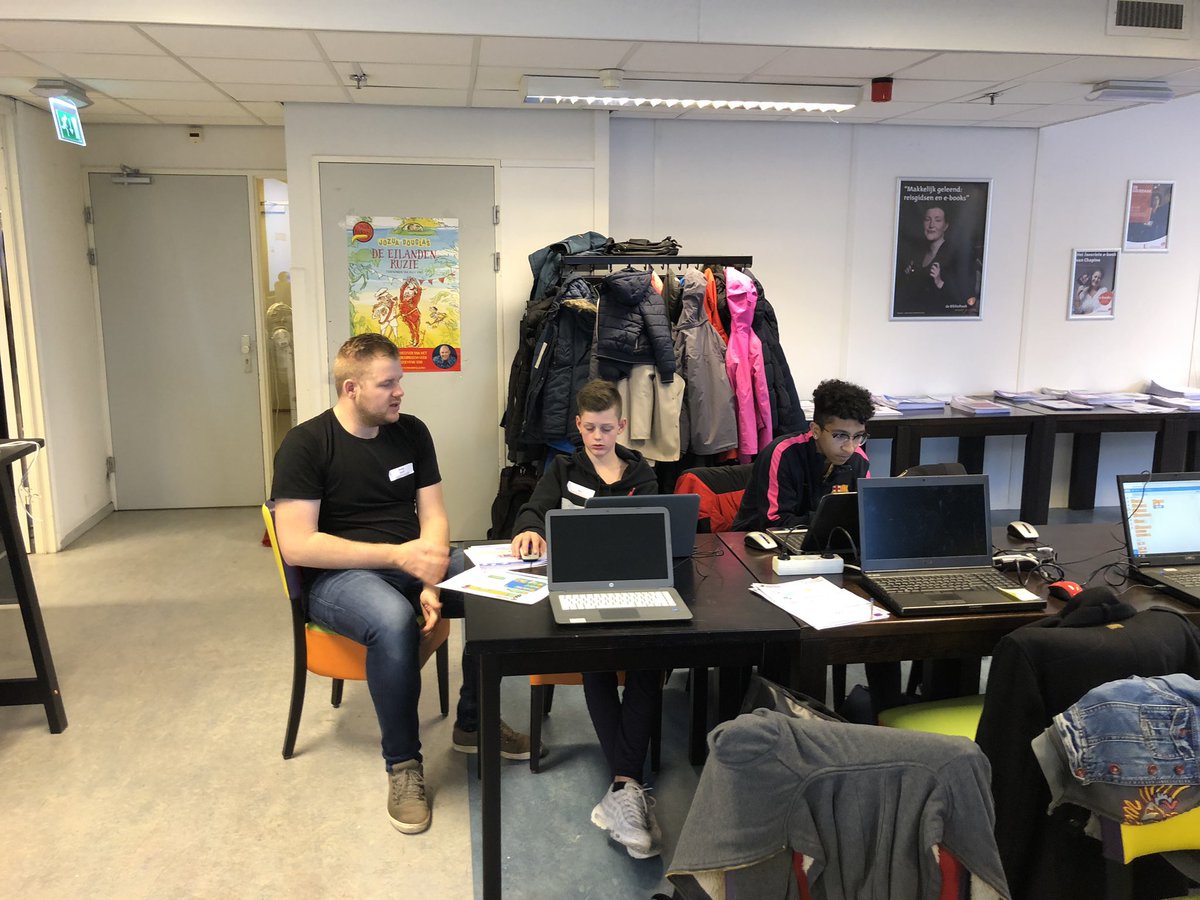 nijhoff's tweet photo. @OranjeFonds #NLdoet CoderDojo Utrecht. Volle bak hier in de bibliotheek! https://t.co/WtkJfbD6iw