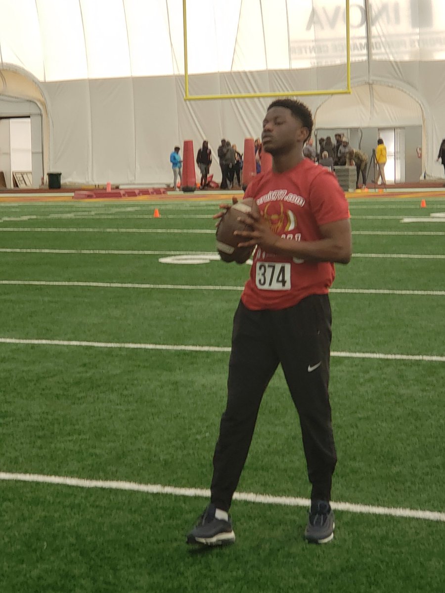 rexxx50's tweet photo. Major offensive Problem!! Just a little warm-up @killa_ab @Fmula_ @KOOLIN_BRAD #mvfootball #highwaystrong #majortakeover #recruit757top100 https://t.co/p8a0jd2TMt