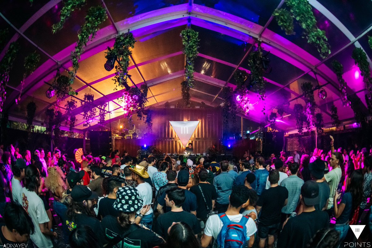 iiiPoints's tweet photo. Our FB album with Saturday selects from #iiiPoints2019 is up now! Check them out to relive DAY 2! ๐ป
๐ธ: @adiadinayev
https://t.co/OTE0EopcNk https://t.co/lbXiYLxbQU