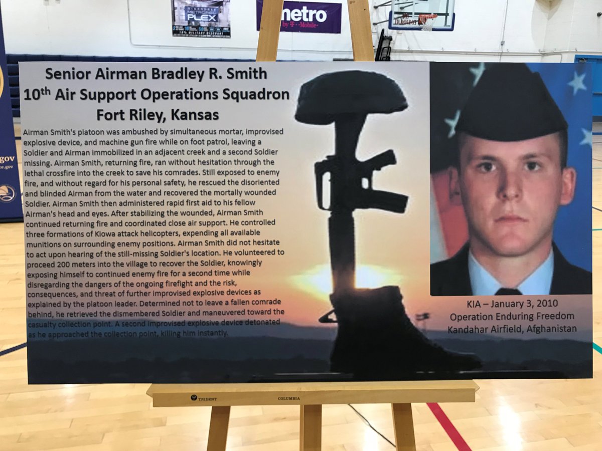 DEASTLOUISDiv's tweet photo. Thank you @ScottAFB for hosting the @DEASTLOUISDiv 2019 @maltzchallenge honoring @GoldStarFamReg Gold Star families of Master Sergeant Gregory Kruhse and Senior Airman Bradley Smith.
#neverforget #stlchallenge #goldstar #ultimatesacrifice https://t.co/TPcZDiUdNY