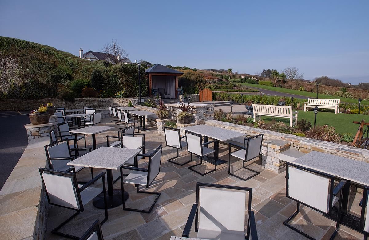 B_LodgeHotel's tweet photo. Just Love our New #JacksPatio Seating Area! * See you soon :) !! #PureClass https://t.co/l7Ybccyhum