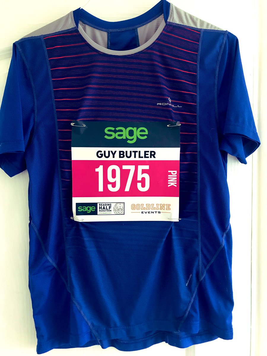 guypbutler's tweet photo. Letโs do this thing. @readinghalf @sageuk @toriroddy #subtwo #flippingsafetypins #goawaysnow https://t.co/CnQ4JYZXnO