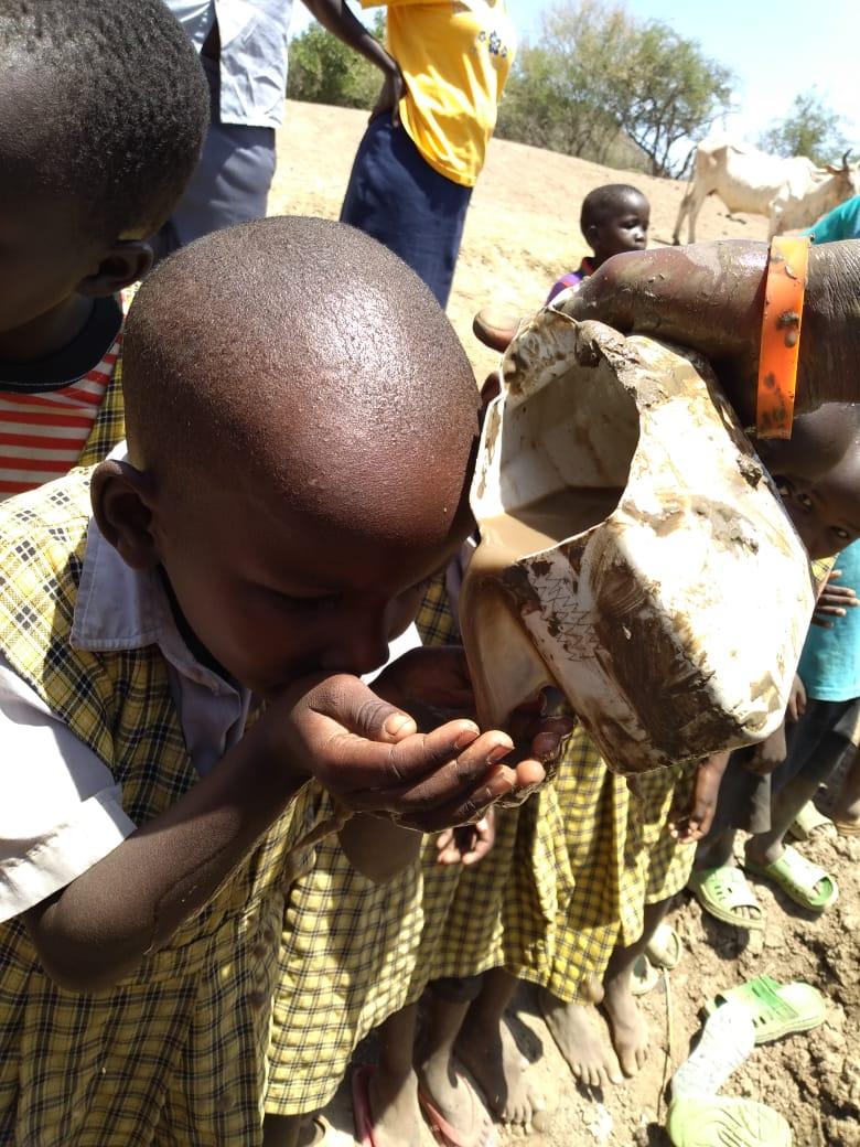SonOfAfrica_Ke's tweet photo. Kenyan leaders have embraced corruption. Politicians think it doesn't matter. And when young people declare war against corruption they  are told its dangerous.
Its time young people wakes up, we cannot continue being misgoverned
Baringo and Turkana is in Kenya.
#FaillingGOK https://t.co/v57gqBqkuy