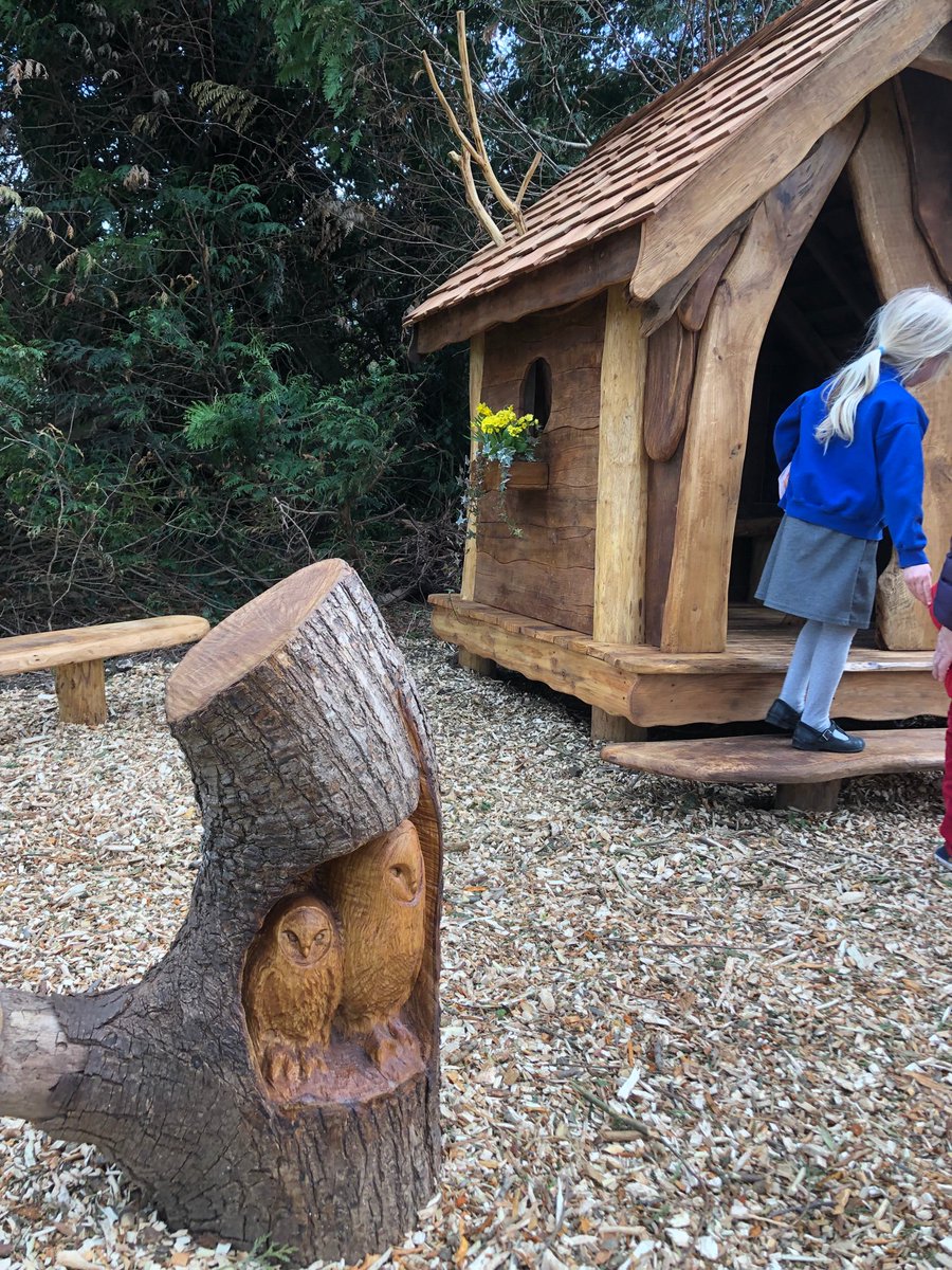 ArtisanStructur's tweet photo. This was a really good opportunity for us to show all sides of what we do...structures, furniture & carvings. It’s already being very well used!!! #hobbithouse #chainsawsculptures #rusticstructures https://t.co/zgzfA6kxOq
