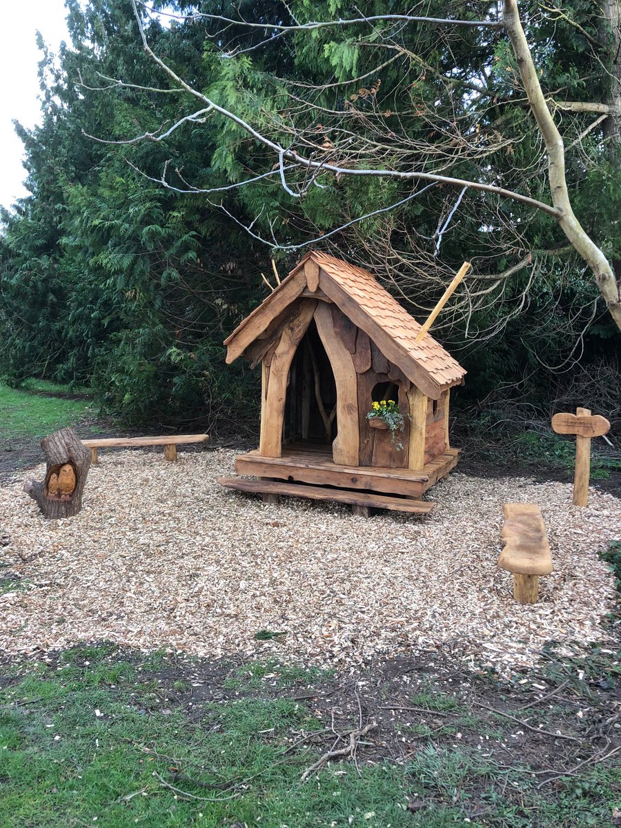 ArtisanStructur's tweet photo. This was a really good opportunity for us to show all sides of what we do...structures, furniture & carvings. It’s already being very well used!!! #hobbithouse #chainsawsculptures #rusticstructures https://t.co/zgzfA6kxOq