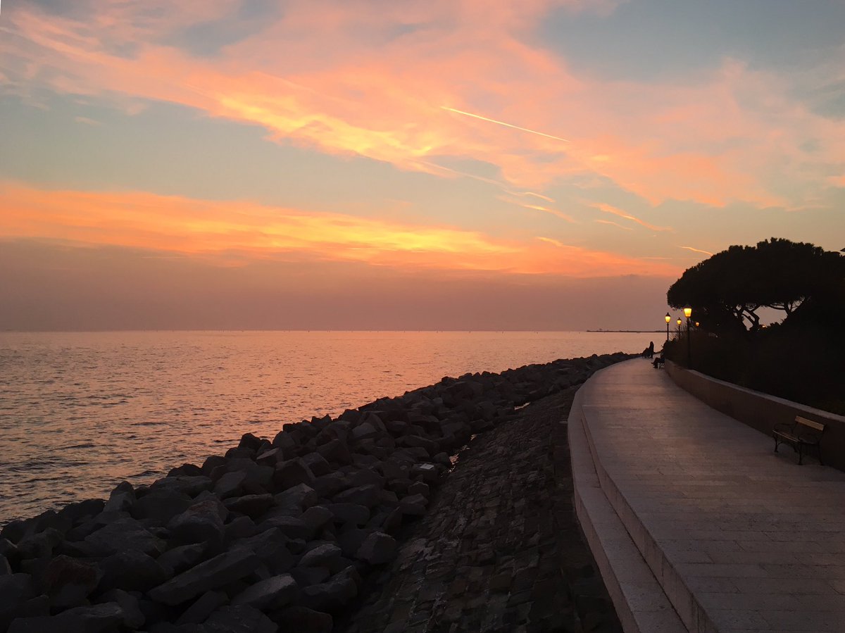 Diga di Grado, appena il sol è tramontato