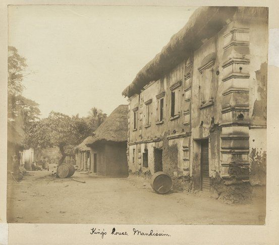 MrBasabose's tweet image. Nobody: 🤐
Colonizers: We came to Africa and found them living on trees running from wild animals. We brought them civilization.

(Medieval #Ghana.  King&apos;s House and the Capital...) 
#Afritecture #VernacularArchitecture