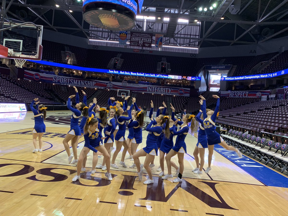 2011_19_FHCheer's tweet photo. A little pregame photo shoot! 💙💛📣 https://t.co/1EsZP6kVOy