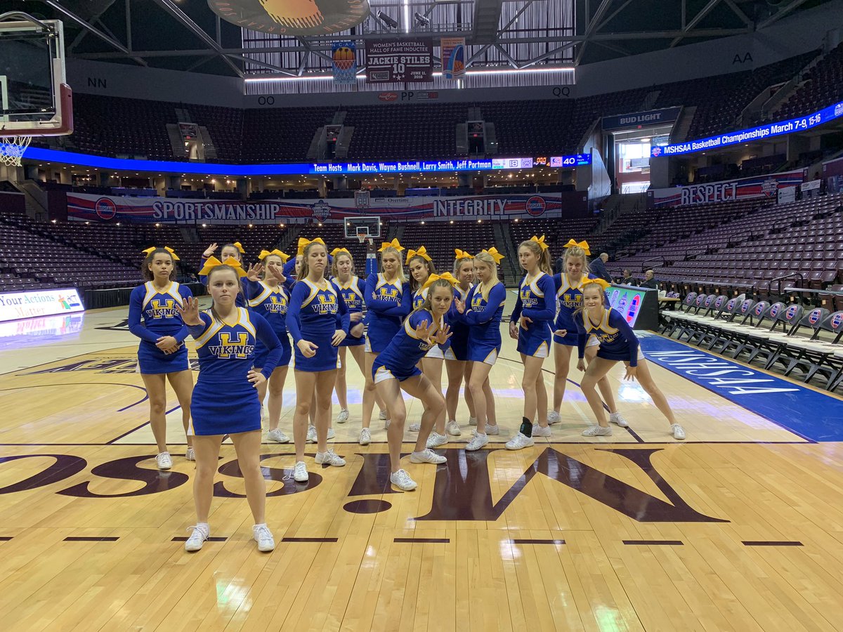 A little pregame photo shoot! 💙💛📣