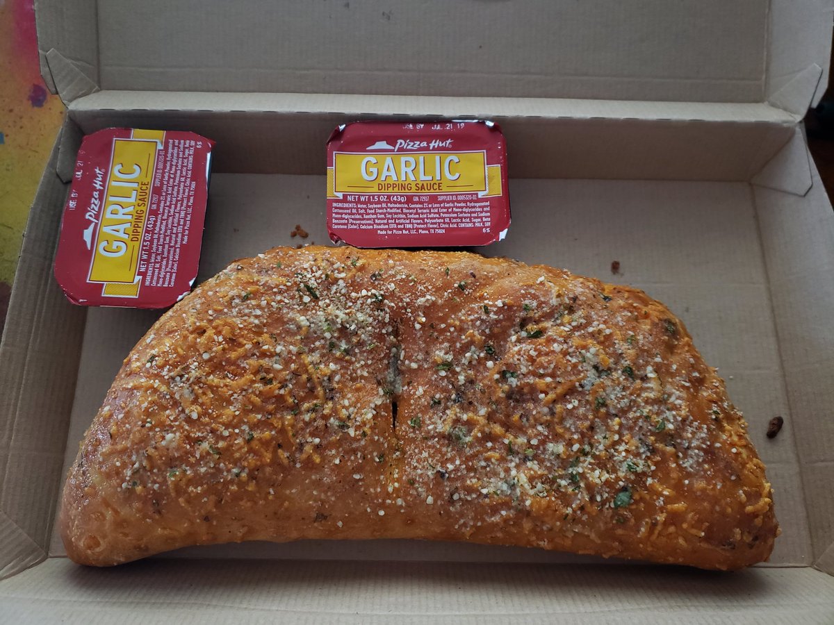 sc27610's tweet image. Guess what a certain pizza co is bringing back tomorrow? #yum #pzone