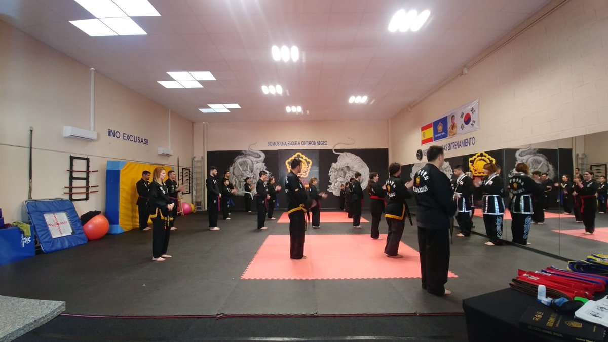 Kuksoolwonmad's tweet photo. Cuando sabes que el entrenamiento forma parte del sueño, entonces estás preparado.
¡Enhorabuena a todos los que habéis pasado el examen!
https://t.co/WrKbll37DE
#kuksoolwon #artesmarciales #deporte #wellness #rivas #madrid #defensapersonal https://t.co/U9lk1KlliC