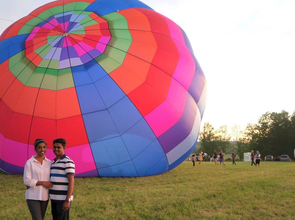 preaknessfest's tweet photo. A gorgeous couple taking advantage of a perfect photo opportunity! 💕 🎈 

#hotairballoons #beautiful #ballooning #photooftheday #throwback #maryland #preakness #balloonfestival #localmusic #marylandfestivals #howardcounty #hotairballoonrides #preaknessfestival #familyday #family https://t.co/hYg14hPpfP