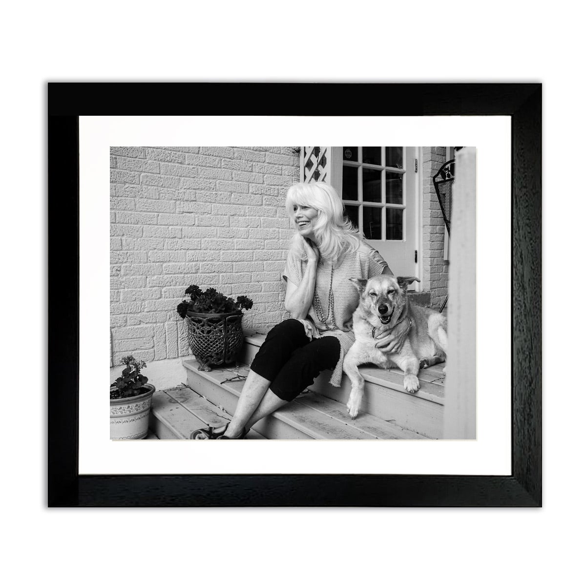 DropImages's tweet image. DTI Photographers: Sonya Jasinski &amp;amp; KateYork - The #Nashville Connection. Both have had #RollingStone magazine publish their photography.
Explore their gallery &amp;amp; read more about Sonya &amp;amp; Kate @ droptopimages.co.uk/photographers/….  #country #americana #usa #emmylouharris #theblackkeys #prints