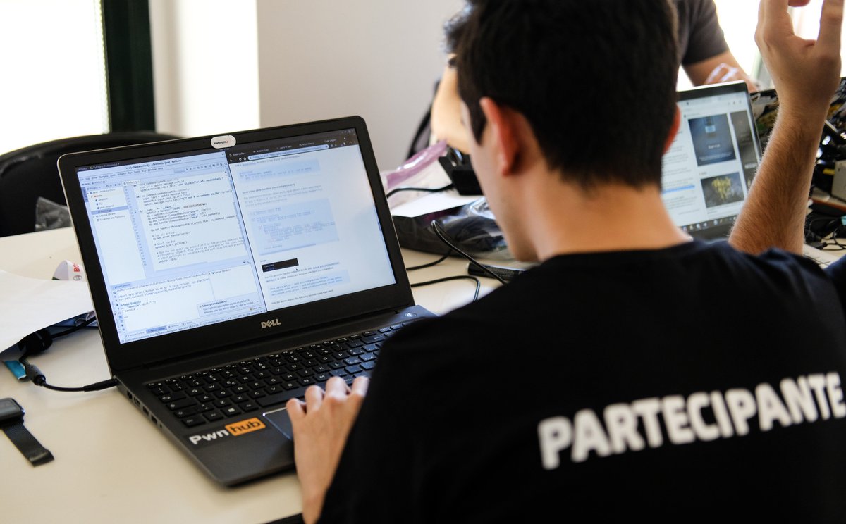 #Hackathon mood 🔛
#A2ASmartCityHack <a href="/A2ASmartCity/">A2ASmartCity</a> <a href="/BoschGlobal/">BoschGlobal</a> <a href="/Reply_ITA/">Reply</a> <a href="/googlecloud/">Google Cloud</a> <a href="/arduino/">Arduino</a> #MilanoDigitalWeek