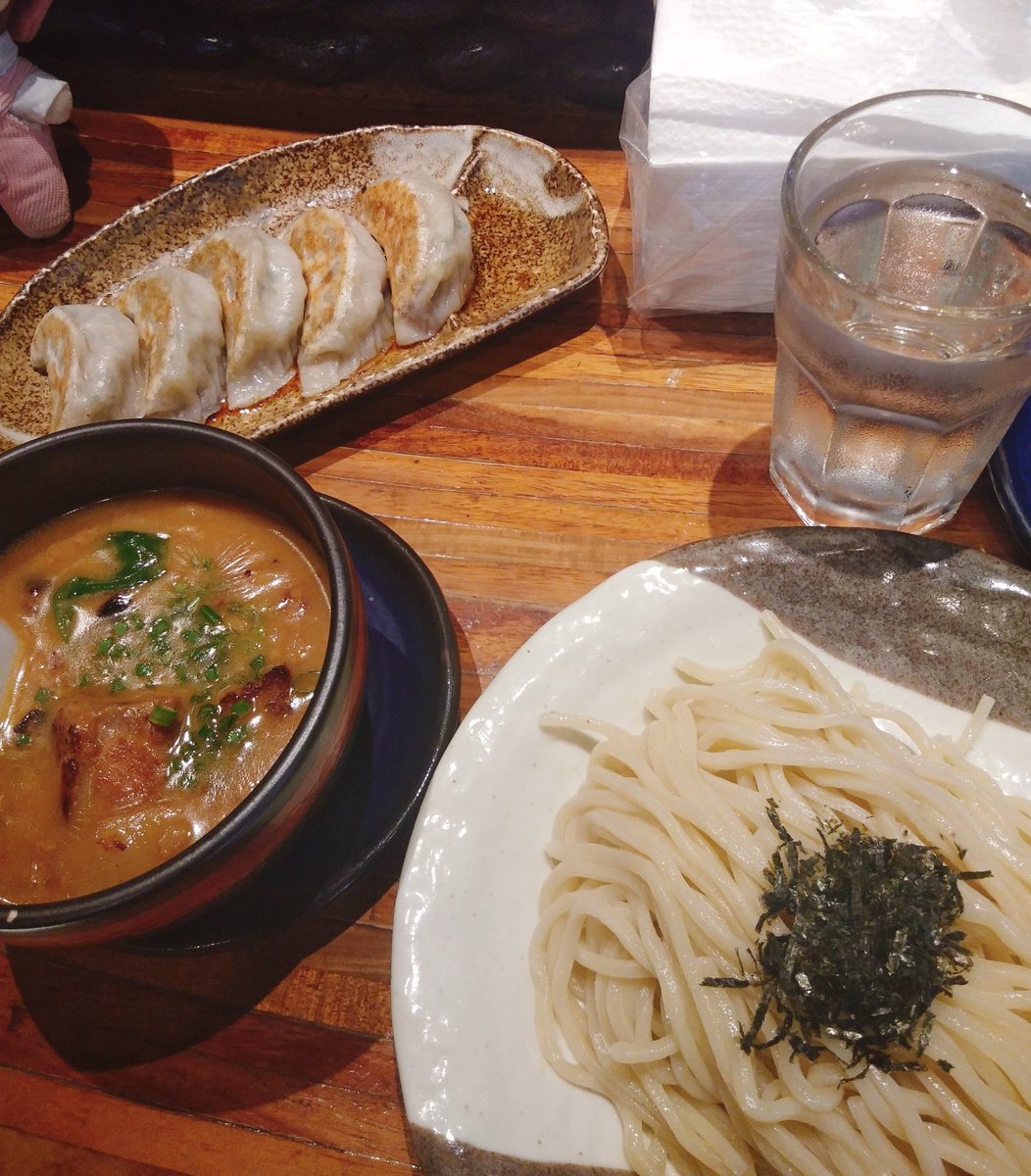 dyotarotwt's tweet photo. In this episode of #DyongmaeEats: dyongmae tries mendokoro ramenba's tonkotsu tsukemen! 🍜

tsukemen is a dipping sauce kind of ramen where you dip the noodles to the flavored broth. dyongmae has been craving this for WEEKS his heart and tummy are now full 💓 https://t.co/FCkaHE52sr