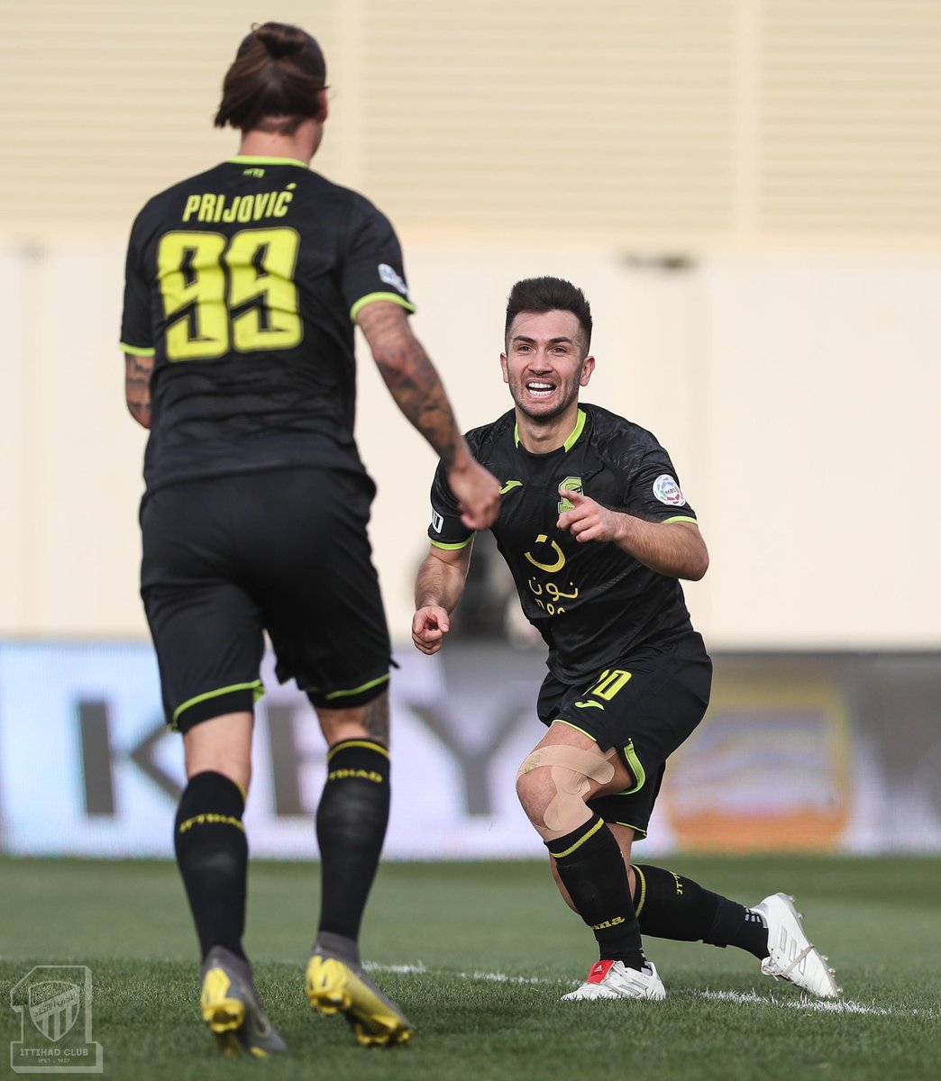 🤩🤩🤩💛💛💛.
بمناسبة فوز الاتحاد على الحزم اضغط على زر الرتويت وادخل على سحب تيشيرت الاتحاد الاسود.

الشروط :
- رتويت.
- متابعة @sportzone1047.
- سيكون هناك اكثر  من فائز .