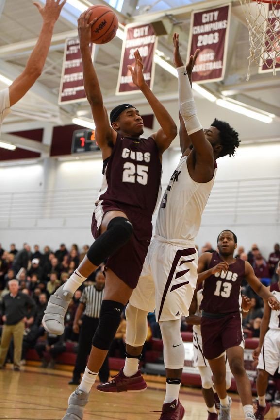 PistonStandard's tweet image. Congratulations to @UDJBasketball (family ties) and #JalenThomas for making the D1 State Final today against a team 10 minutes down the road from me, @_lhsbasketball and #EmoniBates.

#Cubs v #Railsplitters

#MHSAA