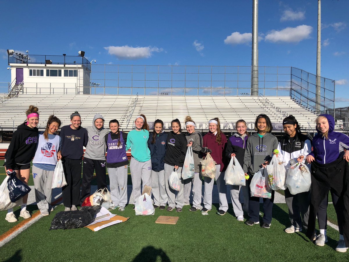 Glax cleaning up campus this morning for our fitness run! <a href="/Chantilly_HS/">Chantilly High School</a>